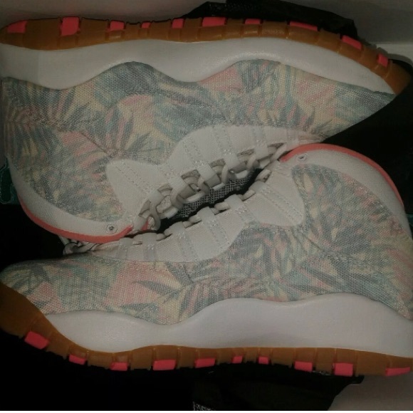 Retro10 - Picture 3 of 3